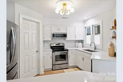 2719 Selwyn Avenue #11, Charlotte, NC 28209 - Photo 6