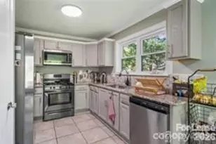 11011 Vista Haven Dr, Charlotte, NC 28226 - Photo 2