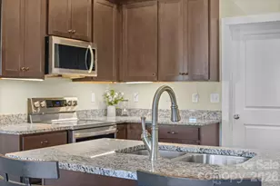 457 Riverwind Dr, Hendersonville, NC 28739 - Photo 10