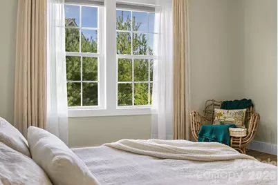 457 Riverwind Drive, Hendersonville, NC 28739 - Photo 4