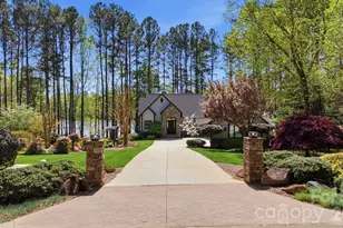 901 Sunset Pointe Dr, Salisbury, NC 28146 - Photo 2