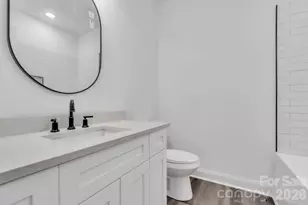 54 3rd Ave, Greenville, SC 29611 - Photo 20