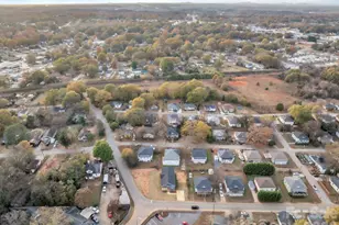 54 3rd Ave, Greenville, SC 29611 - Photo 28