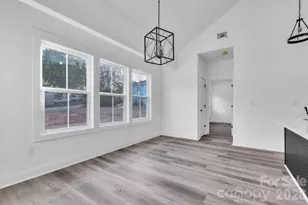 54 3rd Ave, Greenville, SC 29611 - Photo 12