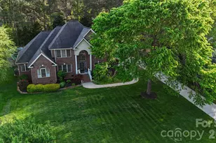 435 Crowders Bluff Ct, Clover, SC 29710 - Photo 2