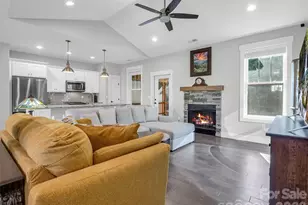 128 Shoeing Box Way, Hendersonville, NC 28792 - Photo 6