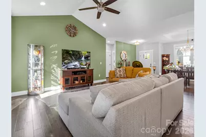 128 Shoeing Box Way, Hendersonville, NC 28792 - Photo 8