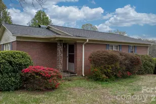 200 Hayes Ave, Hudson, NC 28638 - Photo 6