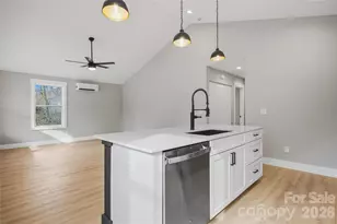 133 Moore St, Hendersonville, NC 28739 - Photo 10