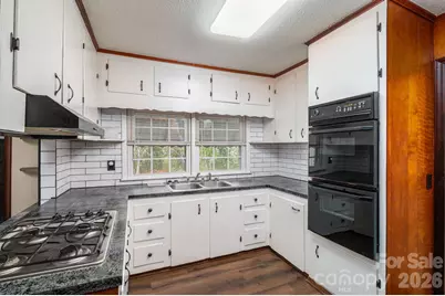 111 E Carlton Street, Dallas, NC 28034 - Photo 16