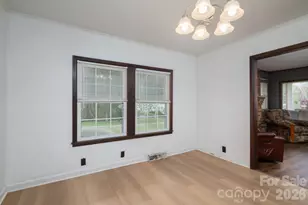 111 E Carlton St, Dallas, NC 28034 - Photo 30