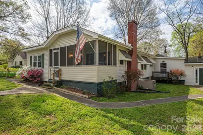 111 E Carlton Street, Dallas, NC 28034 - Photo 8