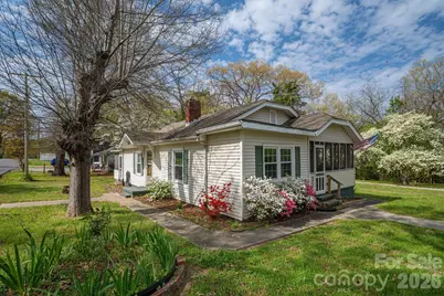 111 E Carlton Street, Dallas, NC 28034 - Photo 6