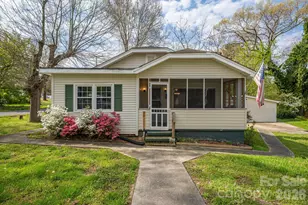 111 E Carlton St, Dallas, NC 28034 - Photo 4