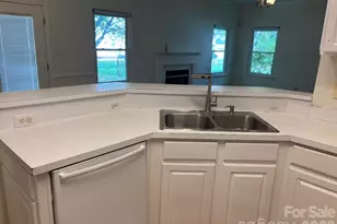 12313 Carolina Crossing Dr, Charlotte, NC 28273 - Photo 4