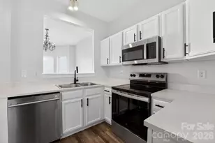 2838 Avalon Loop Rd, Charlotte, NC 28269 - Photo 4