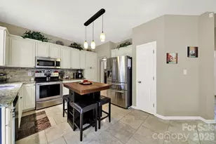 7221 Maitland Ln, Charlotte, NC 28215 - Photo 12