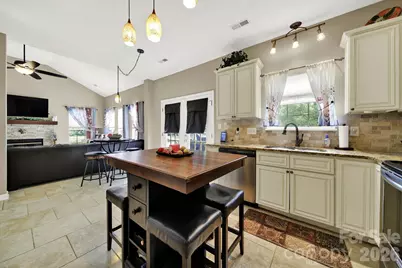 7221 Maitland Lane, Charlotte, NC 28215 - Photo 14