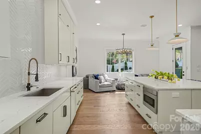 915 Laurel Creek Lane, Charlotte, NC 28211 - Photo 16