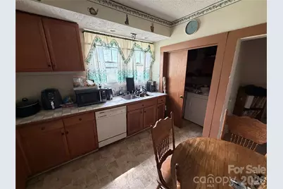 731 E 3rd Avenue, Gastonia, NC 28054 - Photo 18