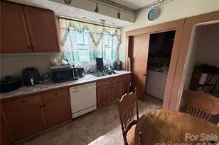 731 E 3rd Ave, Gastonia, NC 28054 - Photo 18