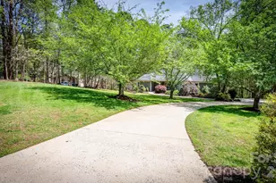 15610 Deerhaven Ct, Davidson, NC 28036 - Photo 2