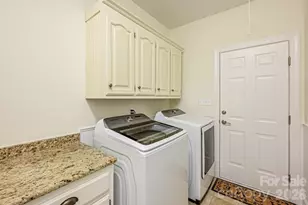 15610 Deerhaven Ct, Davidson, NC 28036 - Photo 22