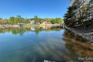 153 Barksdale Ln, Mooresville, NC 28117 - Photo 2