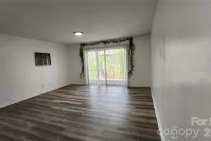 133 Orchard Trace Ln, Charlotte, NC 28213 - Photo 2