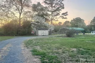 26024 Hobert Rd, Albemarle, NC 28001 - Photo 6