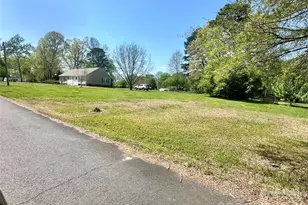 26024 Hobert Rd, Albemarle, NC 28001 - Photo 42