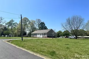 26024 Hobert Rd, Albemarle, NC 28001 - Photo 44