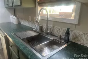 26024 Hobert Rd, Albemarle, NC 28001 - Photo 12