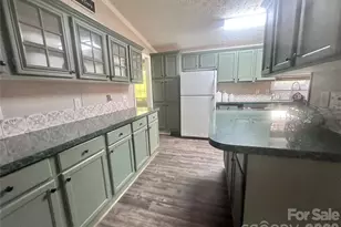 26024 Hobert Rd, Albemarle, NC 28001 - Photo 14