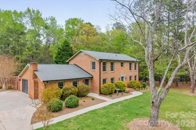 207 Williamsburg Lane, Wadesboro, NC 28170 - Photo 2