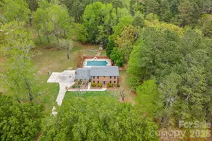 207 Williamsburg Ln, Wadesboro, NC 28170 - Photo 6