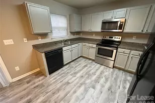 6632 Centerline Dr, Charlotte, NC 28278 - Photo 4