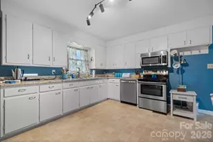 118 Whitley Rd, Morganton, NC 28655 - Photo 8