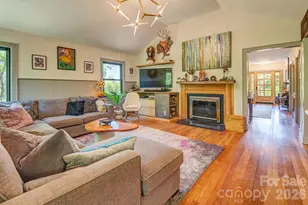 10 Hillendale Rd, Asheville, NC 28805 - Photo 10