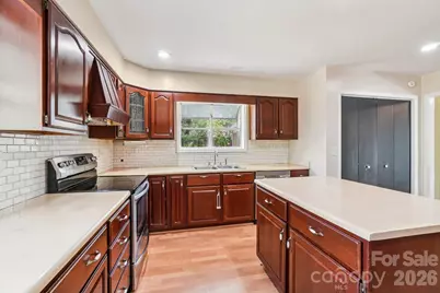 710 Heatherwood Drive, Hendersonville, NC 28792 - Photo 6