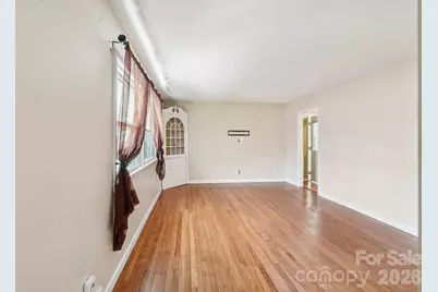 710 Heatherwood Drive, Hendersonville, NC 28792 - Photo 12