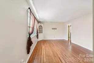 710 Heatherwood Dr, Hendersonville, NC 28792 - Photo 12