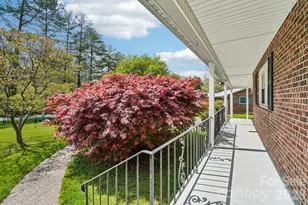 710 Heatherwood Dr, Hendersonville, NC 28792 - Photo 34