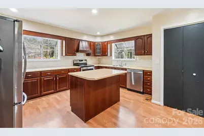 710 Heatherwood Drive, Hendersonville, NC 28792 - Photo 4