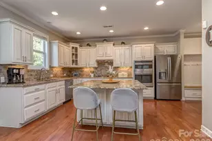 2008 Shalford Ln, Matthews, NC 28104 - Photo 4