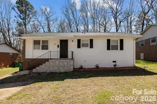 2309 Longleaf Dr, Charlotte, NC 28210 - Photo 1