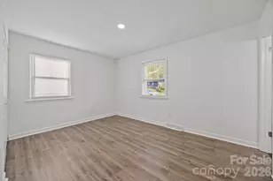 2309 Longleaf Dr, Charlotte, NC 28210 - Photo 10