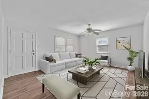 2309 Longleaf Dr, Charlotte, NC 28210 - Photo 2