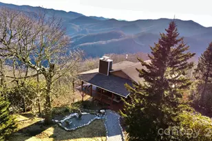 536 Lands End Ln, Maggie Valley, NC 28751 - Photo 2
