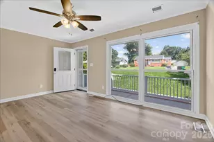 2221 Ludlow Dr, Charlotte, NC 28216 - Photo 6